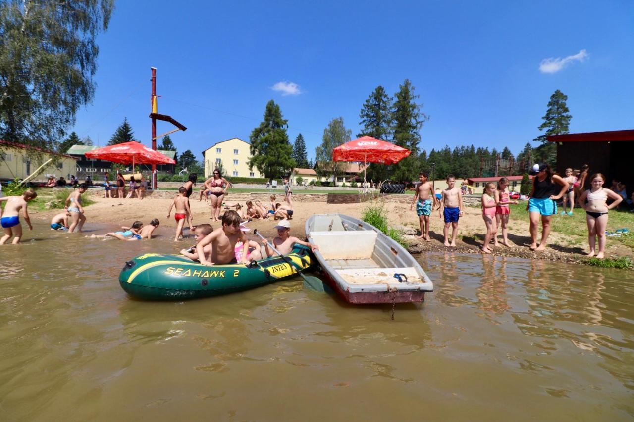 Rekreacni Areal Zbraslavice Hotell Exteriör bild